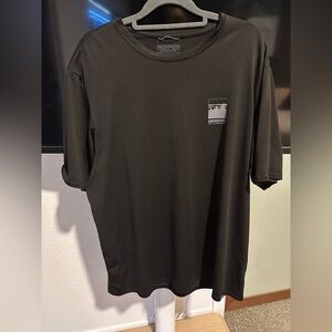 EUC: Patagonia Men's Size L Black Short Sleeve Tee!